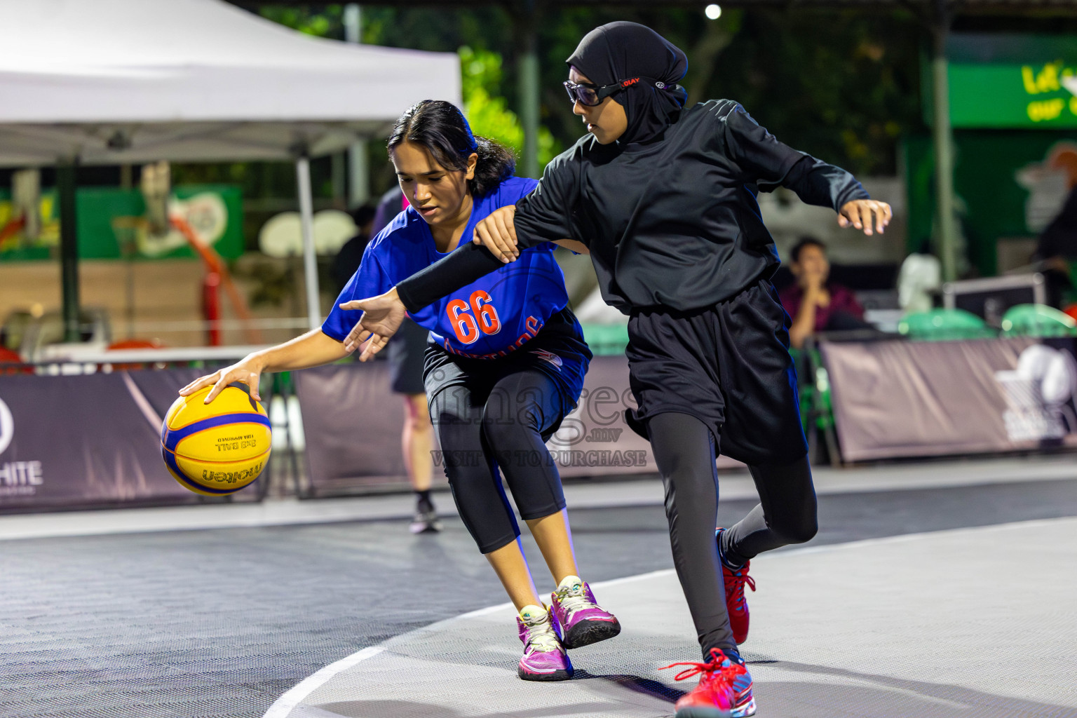 Day 7 of MILO Ramadan 3x3 Challenge 2024 was held in Ekuveni Outdoor Basketball Court at Male', Maldives on Monday, 18th March 2024.
Photos: Mohamed Mahfooz Moosa / images.mv