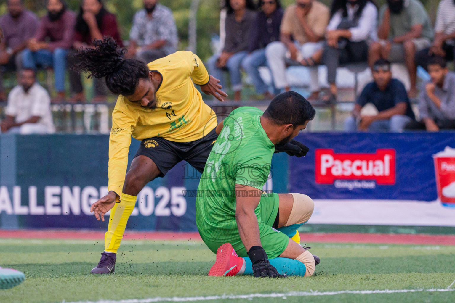 Kanmathi SC VS Laamu Blues in Day 1 - Fonadhoo Youth Futsal Challenge 2025 was held in Fonadhoo Futsal Stadium, L. Fonadhoo, Maldives on Sunday, 26th October 2025 Photos: Arif Rasheed / images.mv