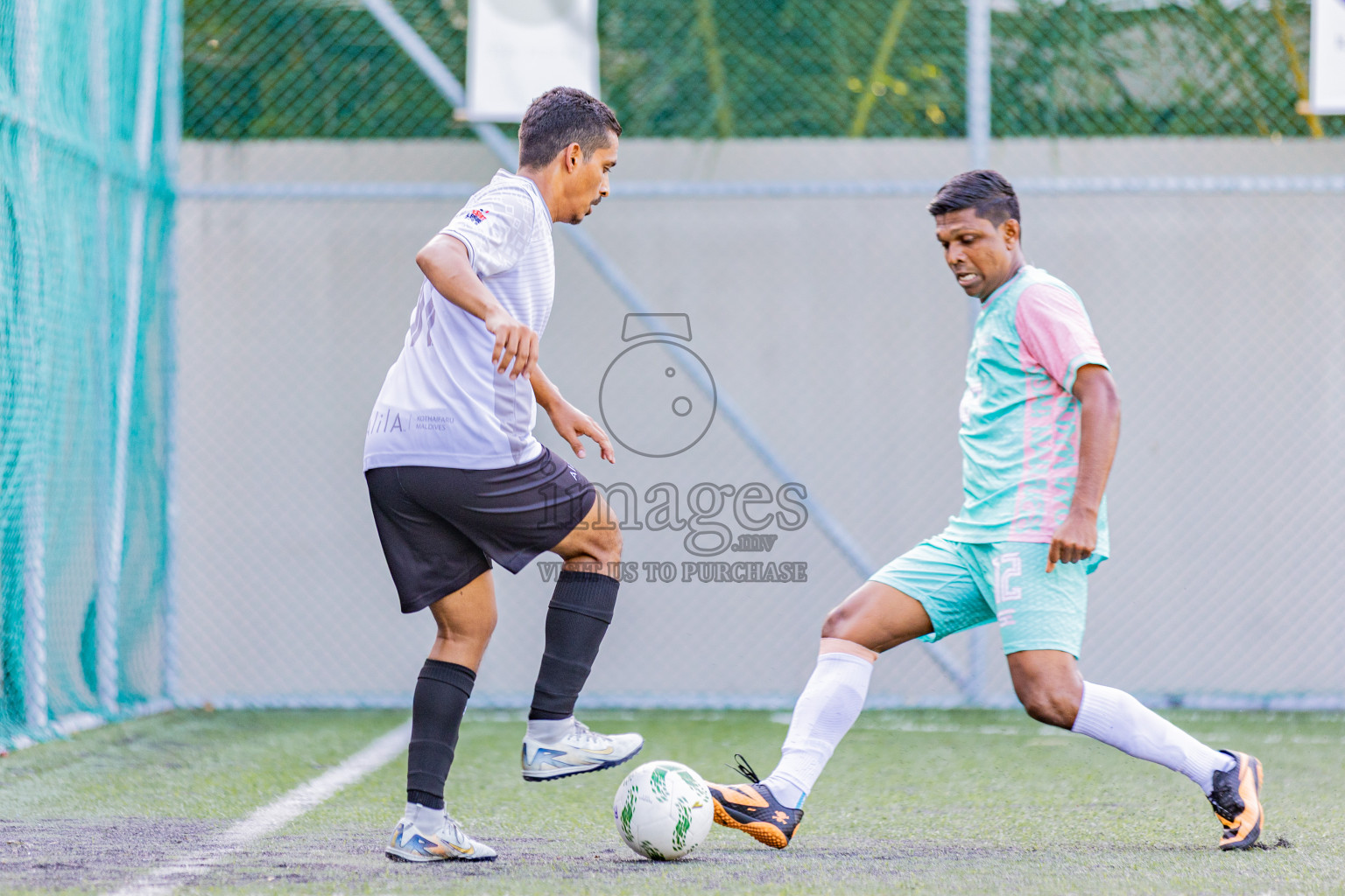 Resort League 2025 Raa Zone - Day 1
Joali vs Kothaifaru in Resort League 2025 (Raa Zone) was held on Friday, 15th august 2025 in JOALI Maldives Resort, Raa Atoll, Maldives. Photos: Areef Adam / images.mv
