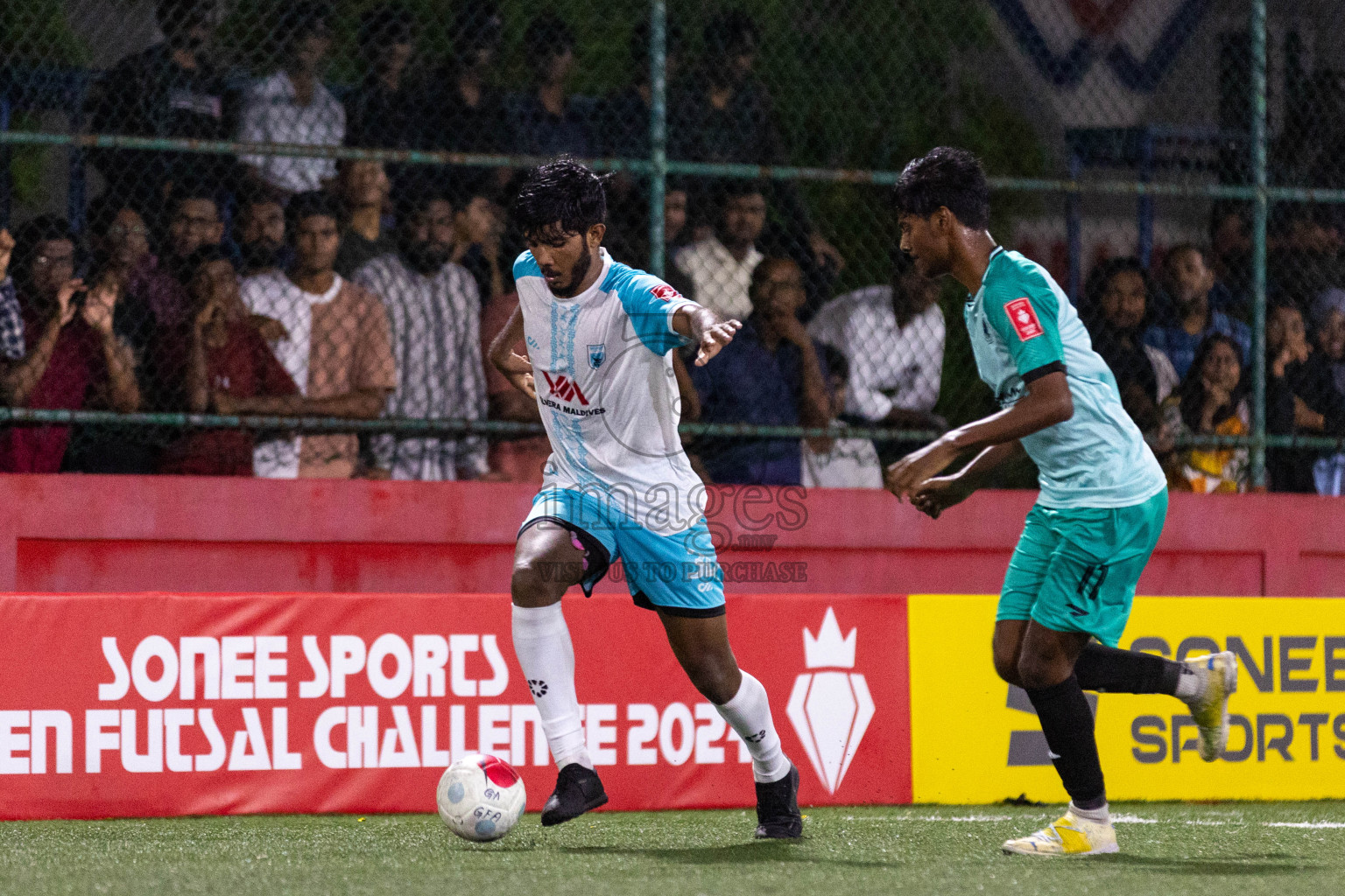 HA Thakandhoo vs HA Dhidhdhoo in Day 5 of Golden Futsal Challenge 2024 was held on Friday, 19th January 2024, in Hulhumale', Maldives
Photos: Ismail Thoriq / images.mv