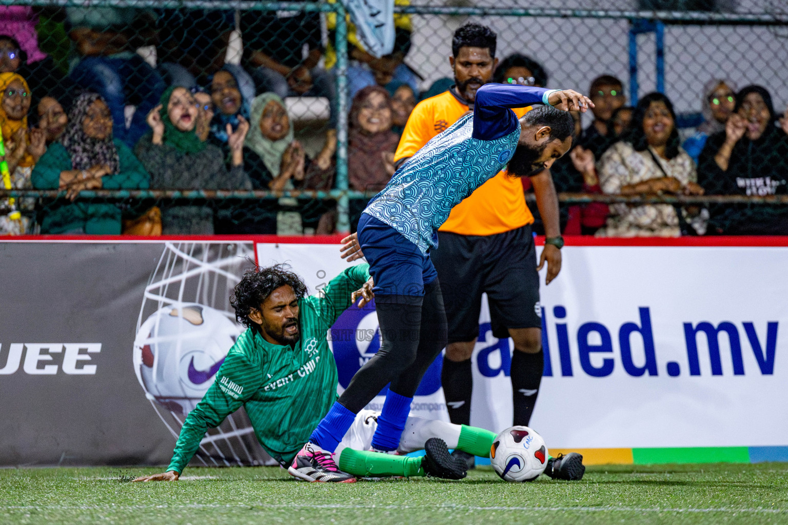 TEAM BADHAHI vs THAULEEMEE GULHUN in Club Maldives Classic 2024 held in Rehendi Futsal Ground, Hulhumale', Maldives on Monday, 16th September 2024. Photos: Shu / images.mv