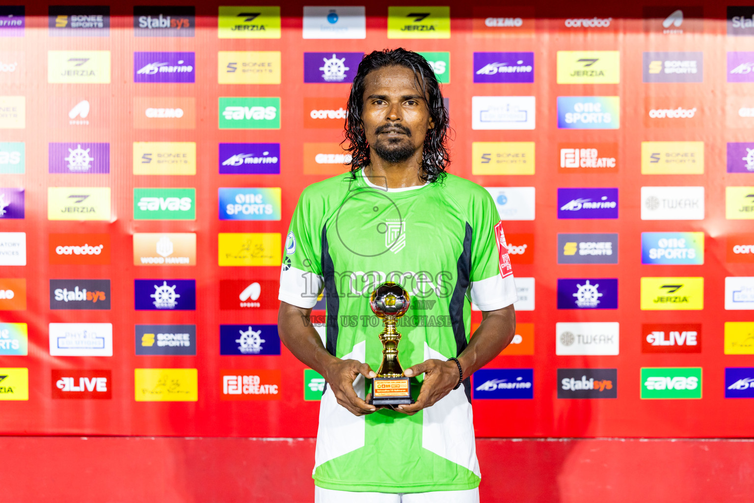 Hdh Naivaadhoo VS Hdh Nolhivaram in Day 9 of Golden Futsal Challenge 2025 was held on Monday, 13th January 2025, in Hulhumale', Maldives Photos: Nausham Waheed , Ismail Thoriq / images.mv