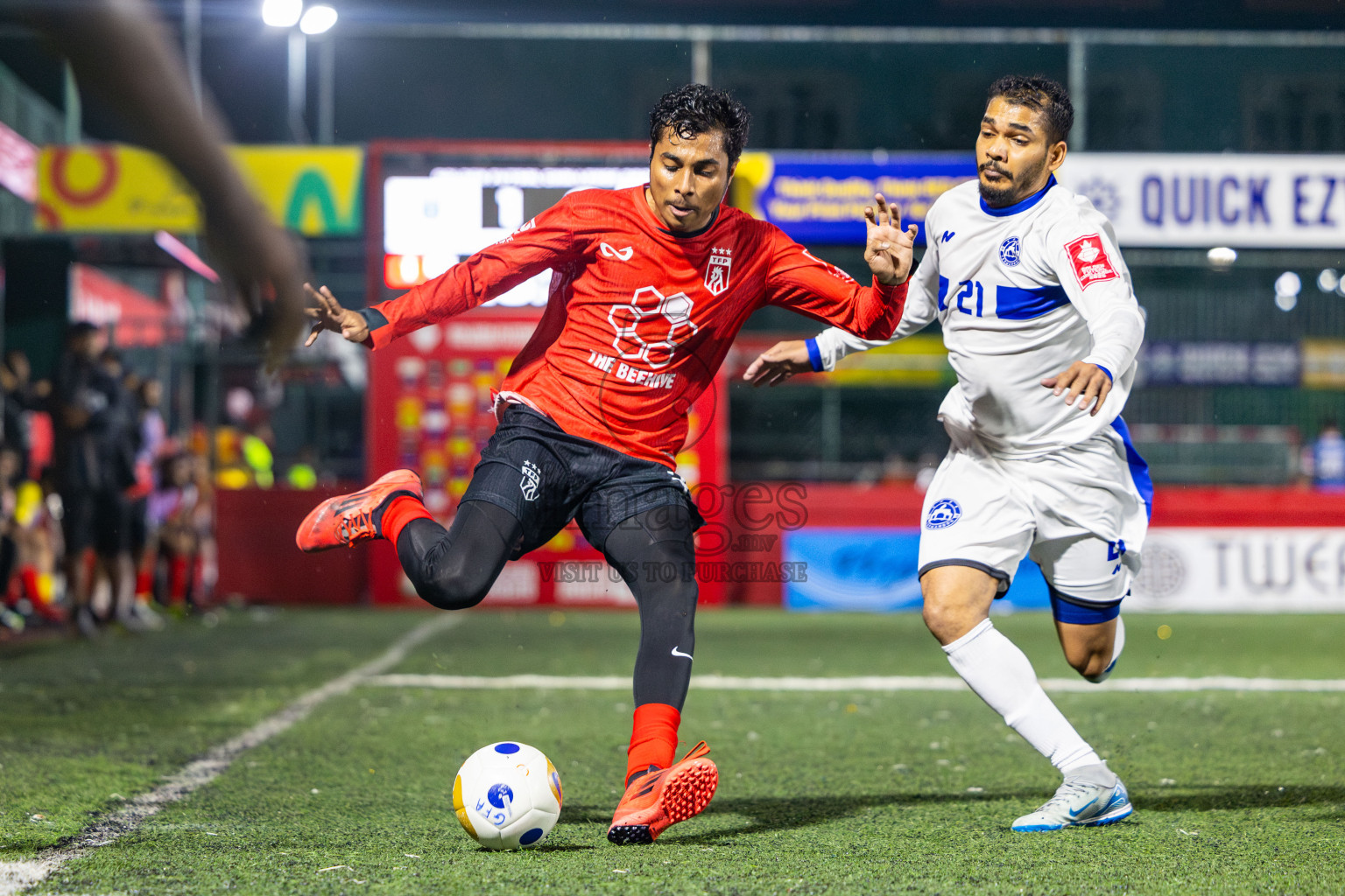 Th Thimarafushi VS Th Veymandoo in Atoll Round Semi-Final on Day 22 of Golden Futsal Challenge 2025 was held on Sunday , 26th January 2025, in Hulhumale', Maldives. Photos: Nausham Waheed / images.mv