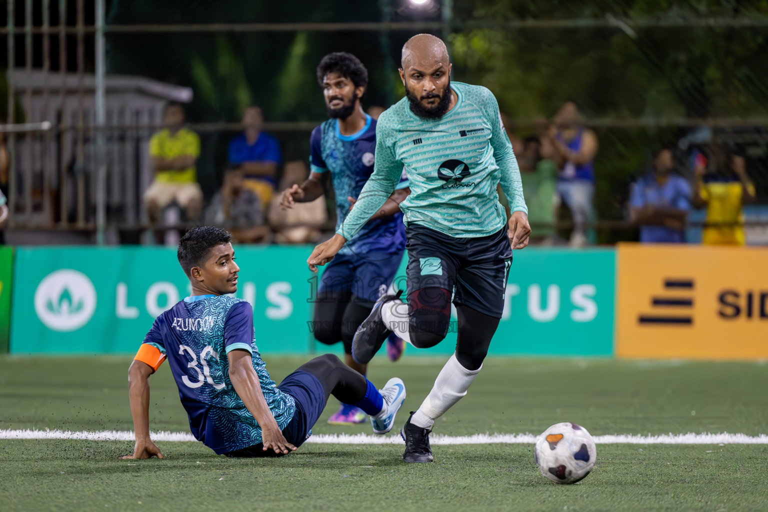 Dharumavantha vs Thauleemee Gulhun in Club Maldives Classic 2024 held in Rehendi Futsal Ground, Hulhumale', Maldives on Saturday, 14th September 2024. Photos: Ismail Thoriq / images.mv