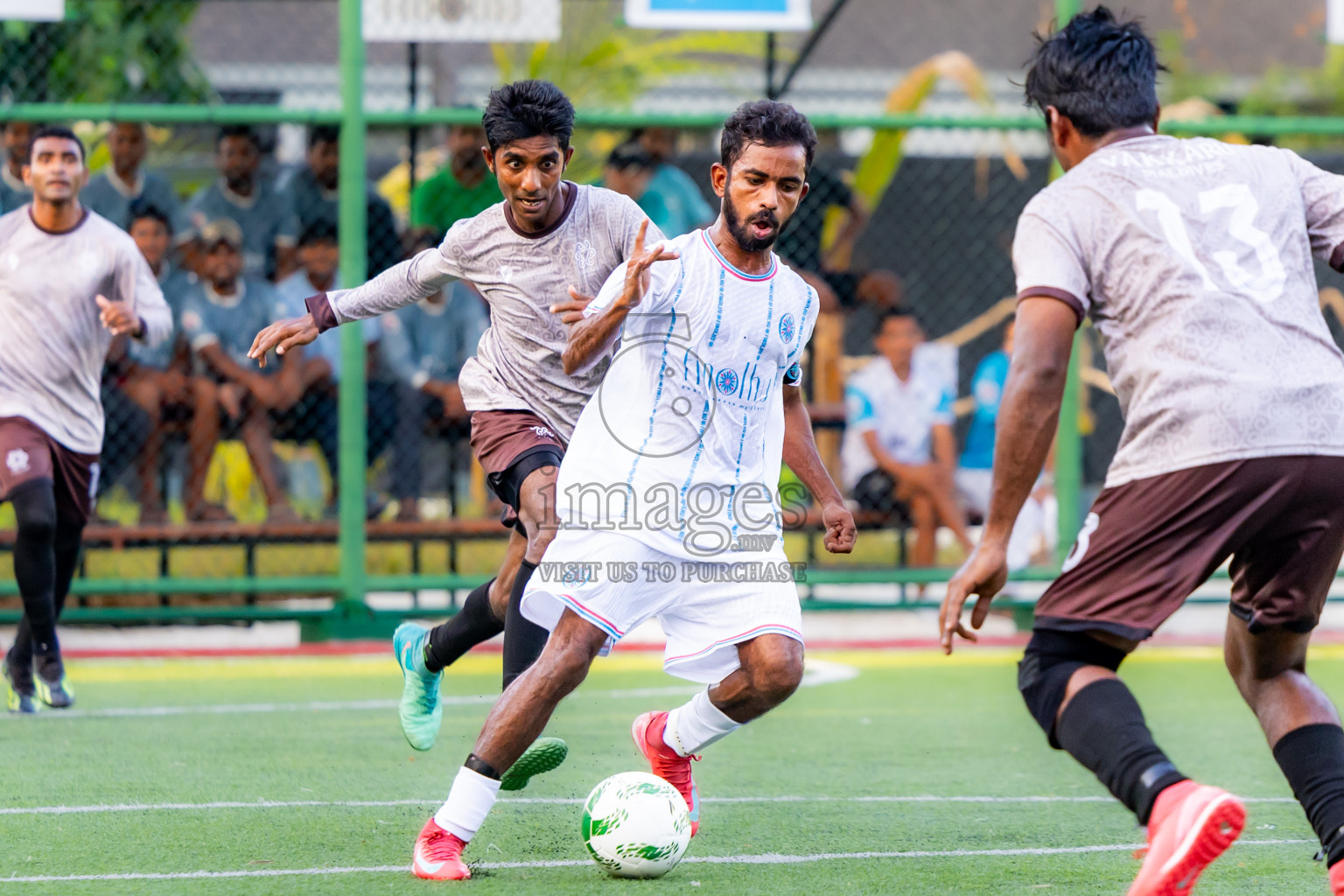Vakkaru vs Finolhu in Day 1 of Resort League 2025 (Baa Zone) was held on Wednesday, 9th July 2025 in Avani+ Fares Maldives Resort, Baa Atoll, Maldives. Photos: Nausham Waheed / images.mv