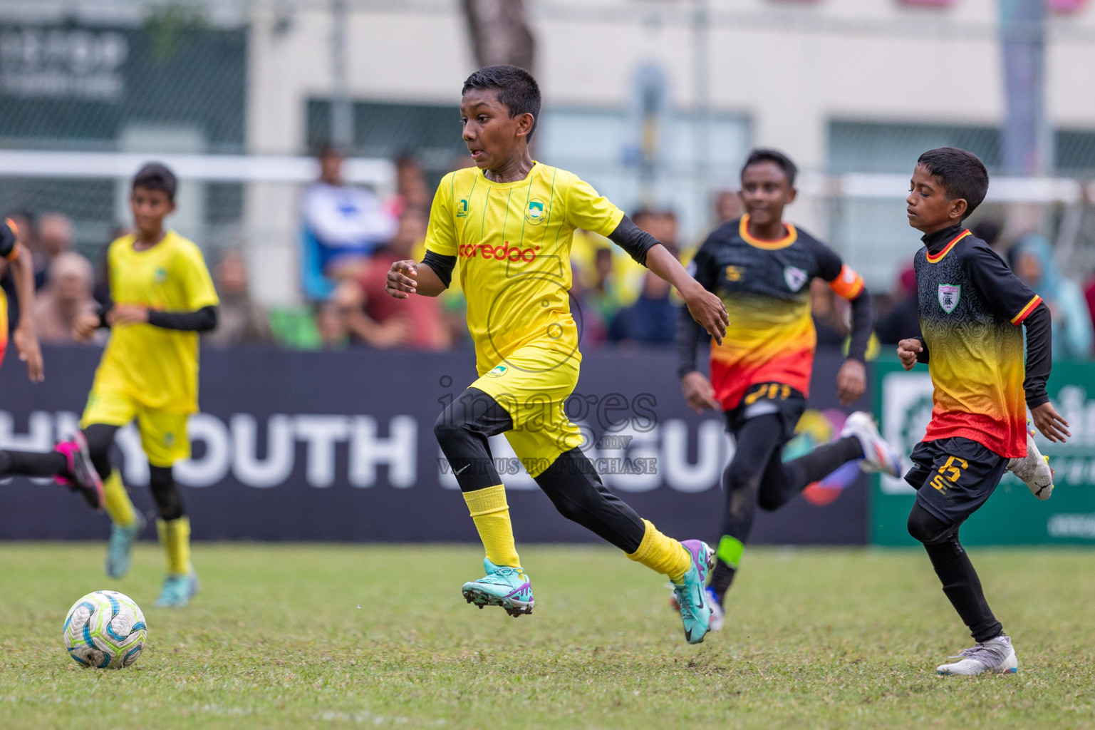 Eagles vs Maziya (U12) in Dhivehi Youth League 2024 - Day 2. Matches held at Henveiru Stadium on 22nd November 2024 , Friday. Photos: Shuu Abdul Sattar/ Images.mv