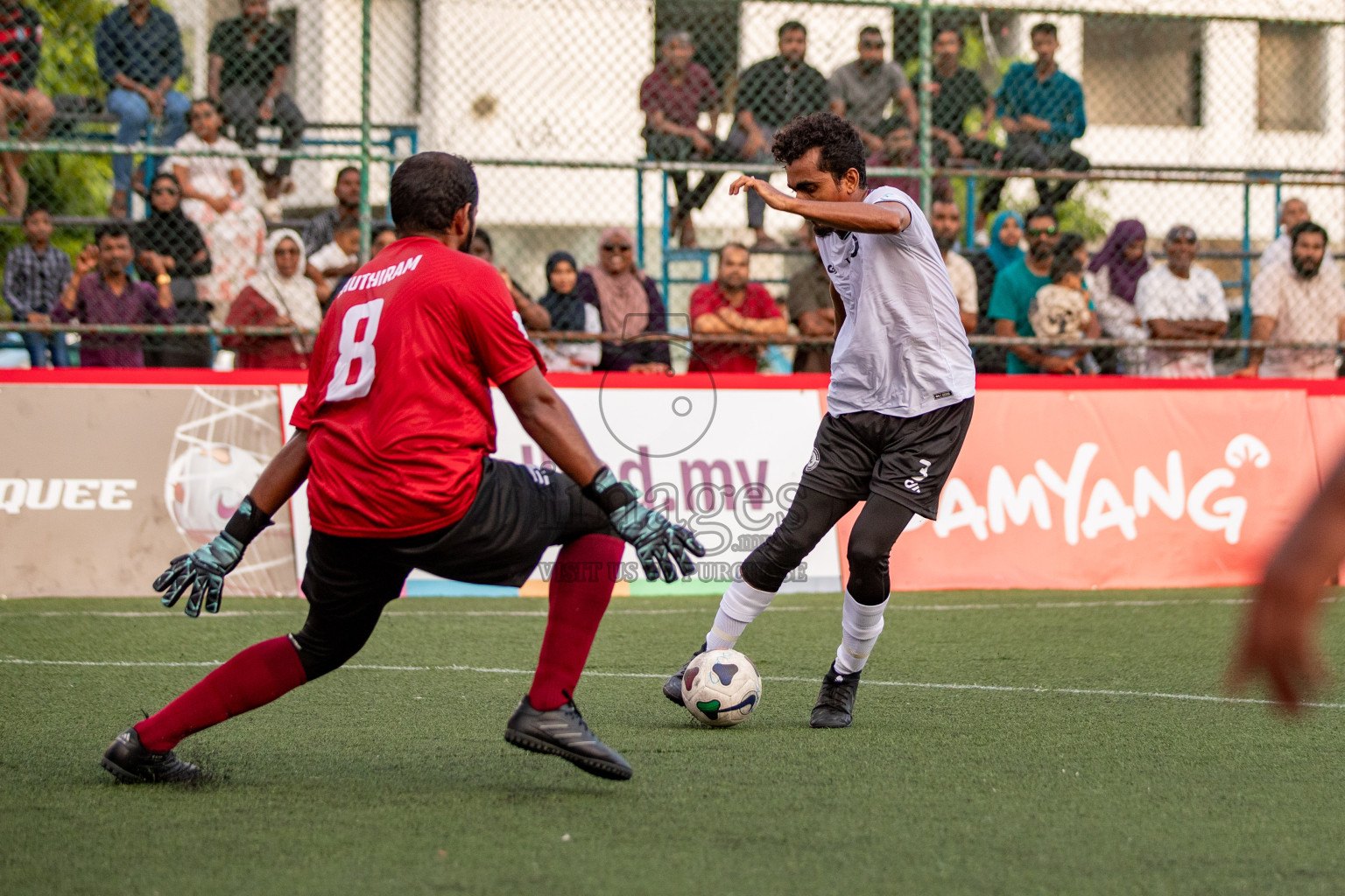 TRADENET VS KULHIVARU VUZARA CLUB in Club Maldives Classic 2024 held in Rehendi Futsal Ground, Hulhumale', Maldives on Friday, 6th September 2024. 
Photos: Hassan Simah / images.mv