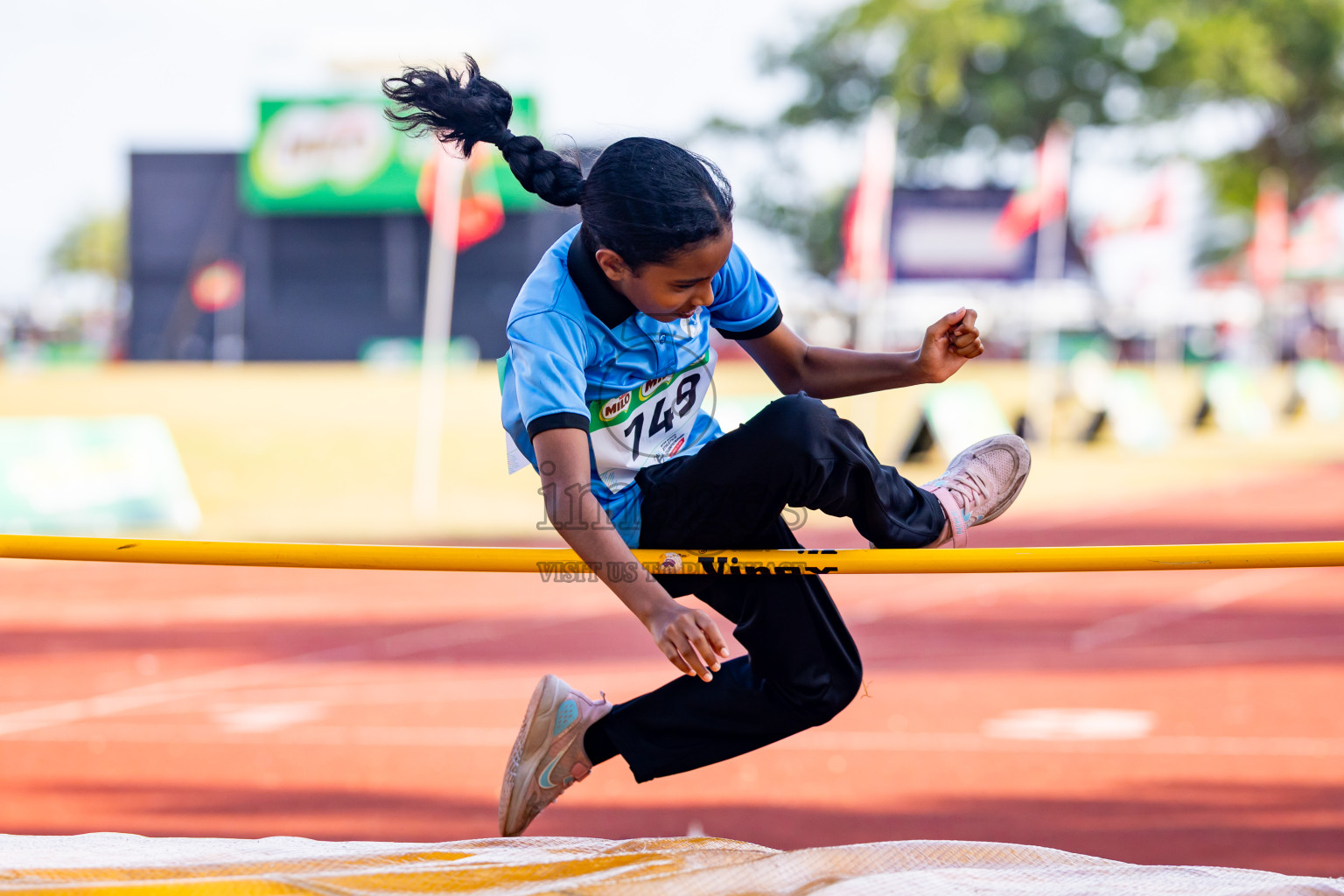 Day 4 of Inter-school Athletics Championship 2025 held in Ekuveni Synthetic Track, Male', Maldives on Thursday, 09th October 2025. Photos by: Nausham Waheed / Images.mv