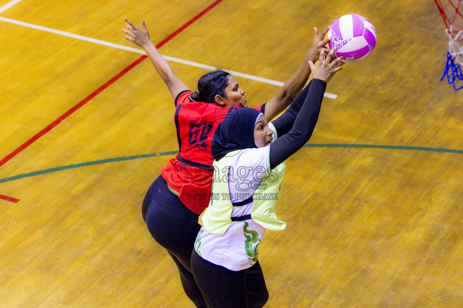 Matrix vs Club green streets in 1st division Final of National Netball Tournament 2025 held in Social Center at Male', Maldives on Thursday, 29th May 2025. Photos: Nausham Waheed / images.mv
