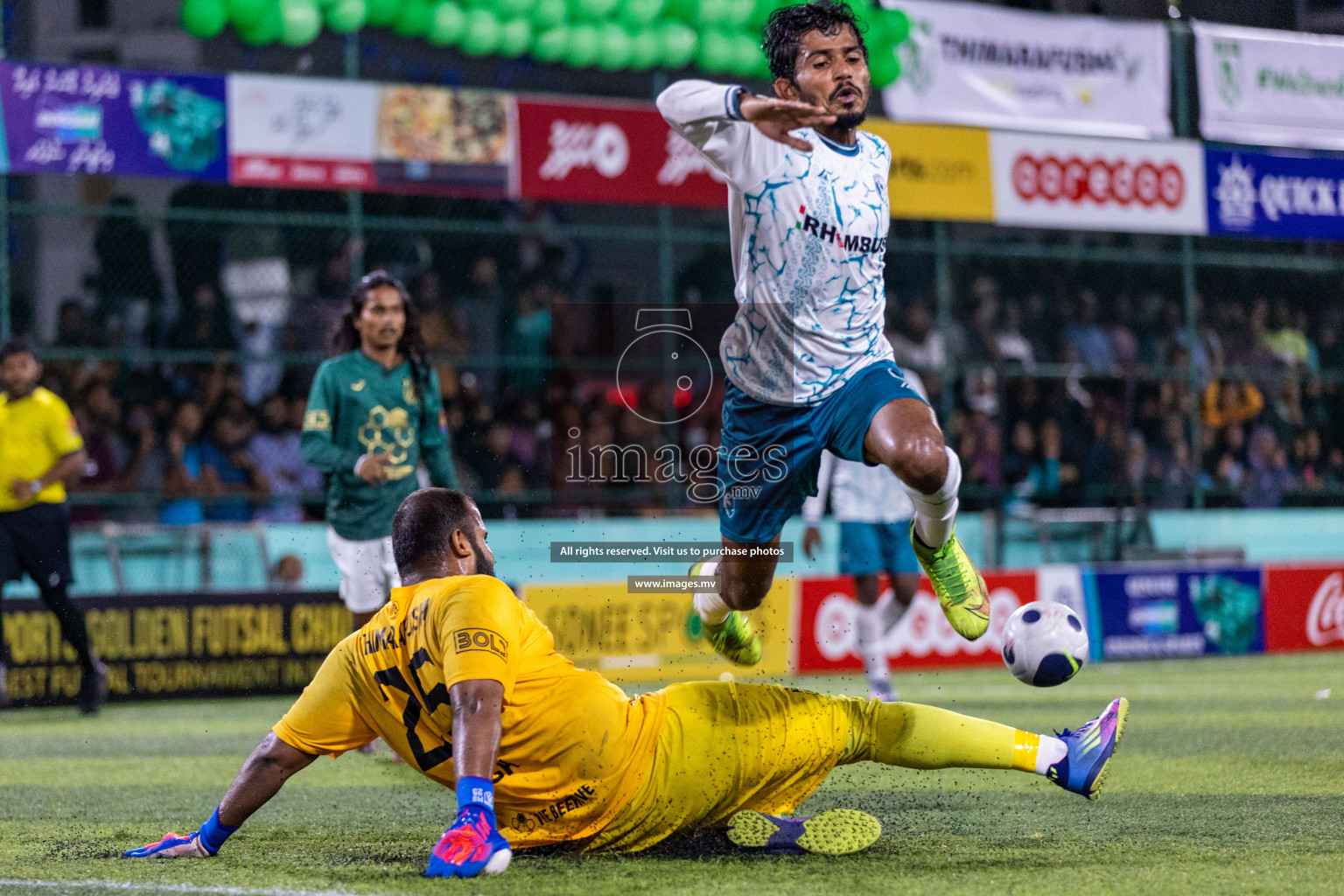 Thimarafushi vs Gaafaru in the finals of Sonee Sports Golden Futsal Challenge 2022 held on 30 March 2022 in Hulhumale, Male', Maldives. Photos by Hassan Simah