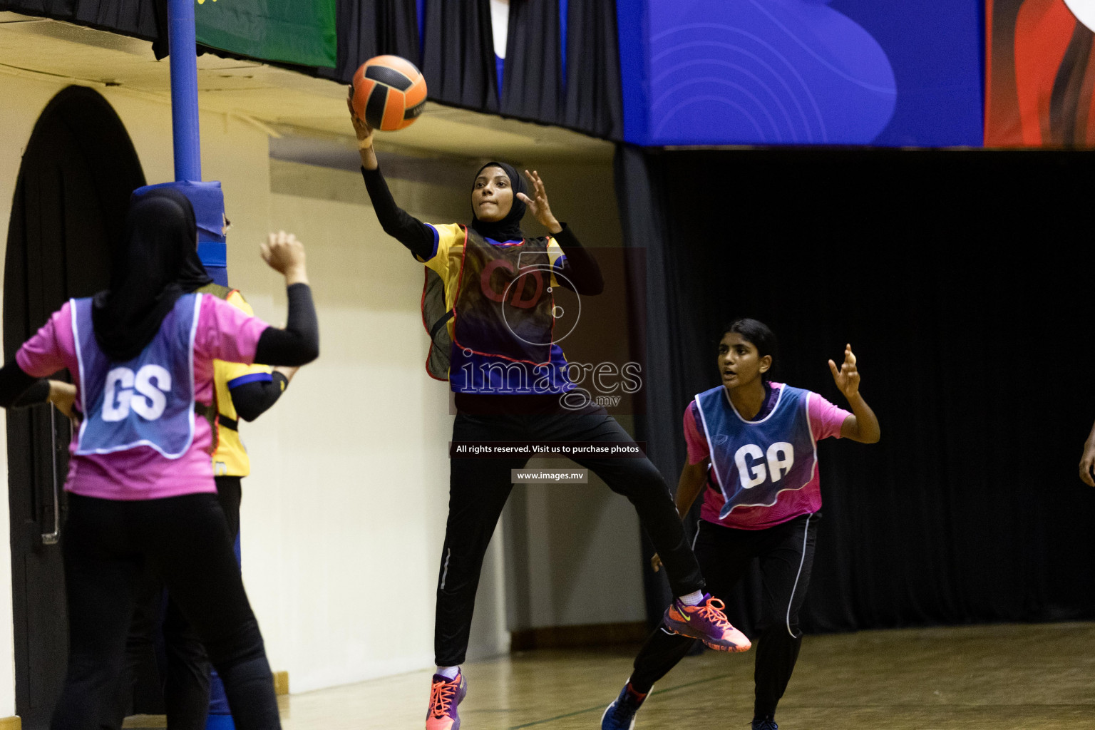 Sports Club Shinning Star vs Kulhudhuffushi in the Milo National Netball Tournament 2022 on 19 July 2022, held in Social Center, Male', Maldives. Photographer: Shuu / Images.mv