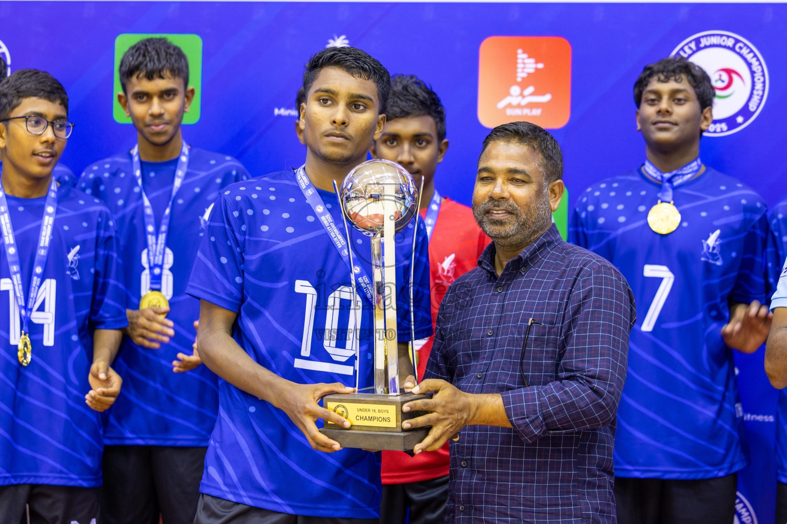 ADh Maamigili vs Male' City in the Finals of MILO Raajje Volley Junior Championship 2025 (U16 Boys) was held in Social Center Indoor Hall, Maldives on Saturday, 27th September 2025. Photos: Ismail Thoriq / images.mv