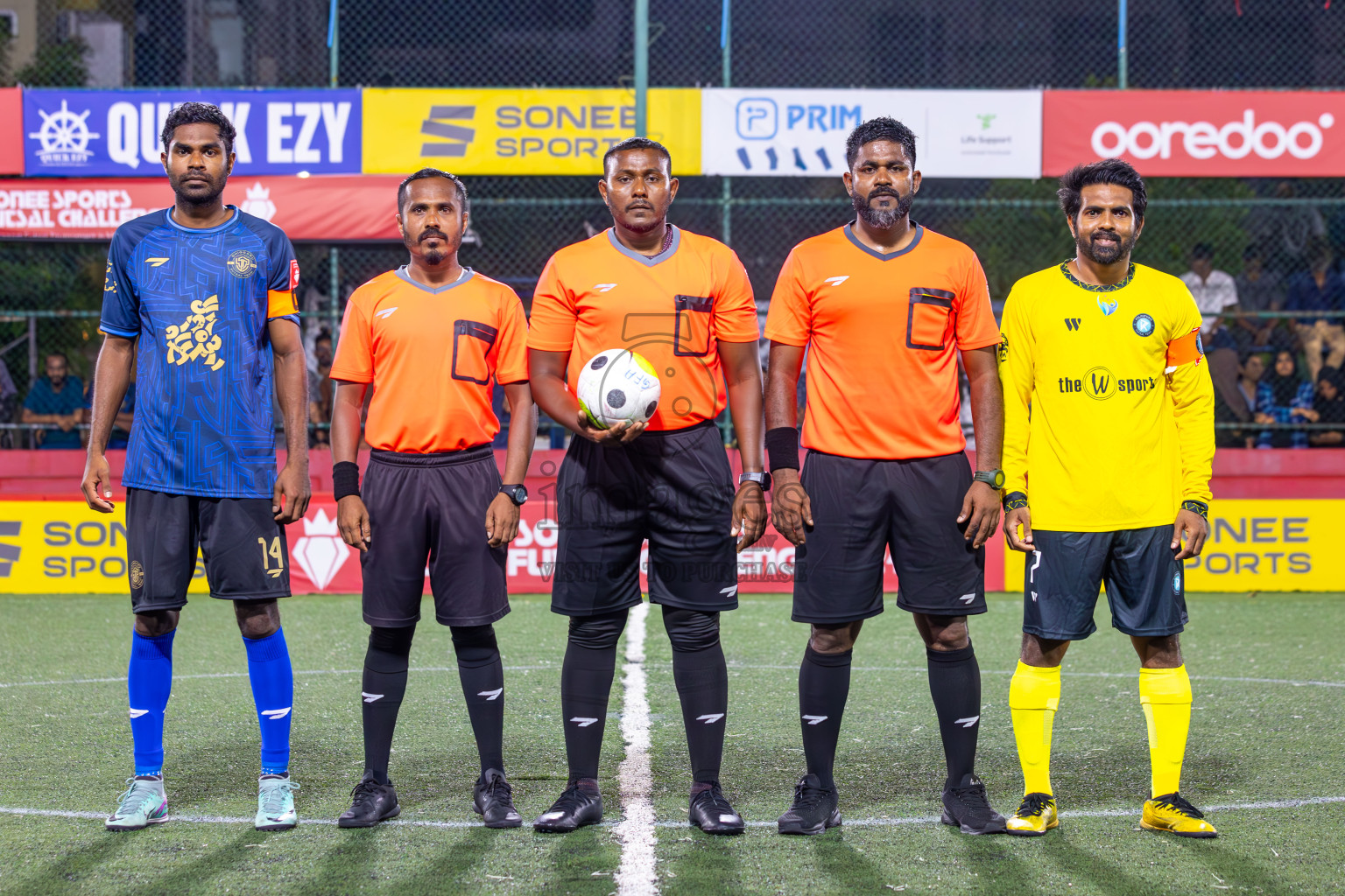 M Dhiggaru vs M Kolhufushi in Day 22 of Golden Futsal Challenge 2024 was held on Monday , 5th February 2024 in Hulhumale', Maldives
Photos: Ismail Thoriq / images.mv