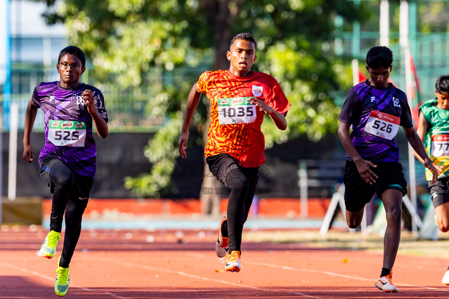 Day 2 of Inter-school Athletics Championship 2025 held in Ekuveni Synthetic Track, Male', Maldives on Tuesday, 07th October 2025. Photos by: Nausham Waheed / Images.mv