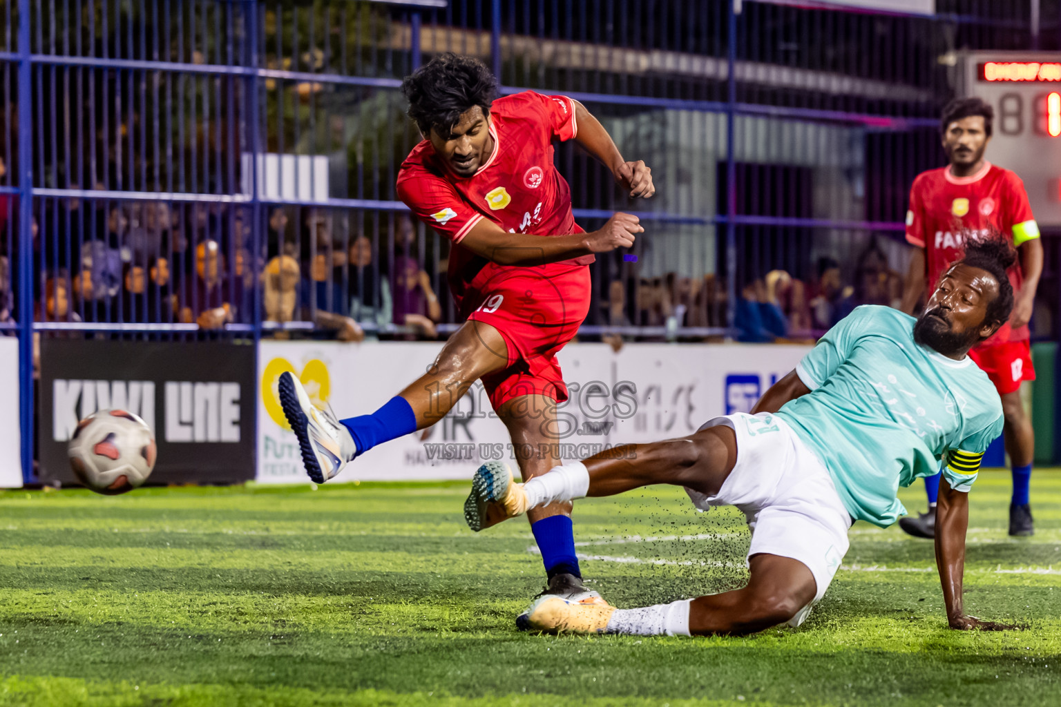 Dhonfan vs Eydhafushi in Day 4 of Better in Baa Futsal Fiesta 2025 Men's division held in B. Eydhafushi, Maldives on Saturday, 8th November 2025. Photos: Nausham Waheed / images.mv