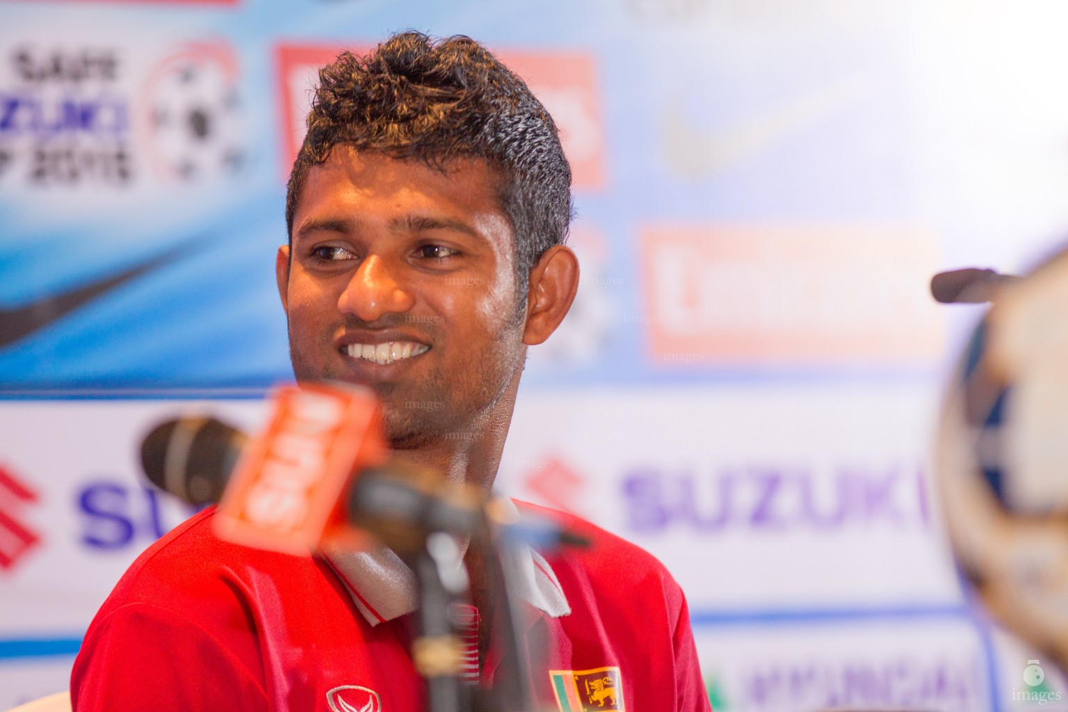 Sri Lankan cpatain speaks to the media ahead of the semifinals in Thiruvananthapuram, India, Wednesday, December. 30, 2015.  (Images.mv Photo/ Mohamed Ahsan).