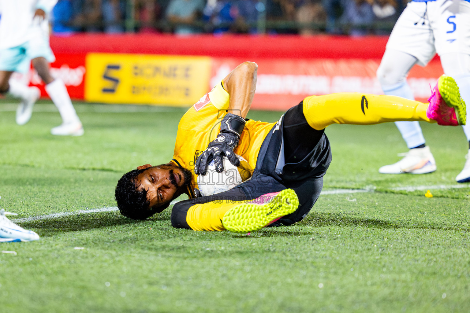 ADh Mahibadhoo vs ADh Omadhoo in Day 15 of Golden Futsal Challenge 2025 was held on Sunday, 19th January 2025, in Hulhumale', Maldives. Photos: Nausham Waheed / images.mv