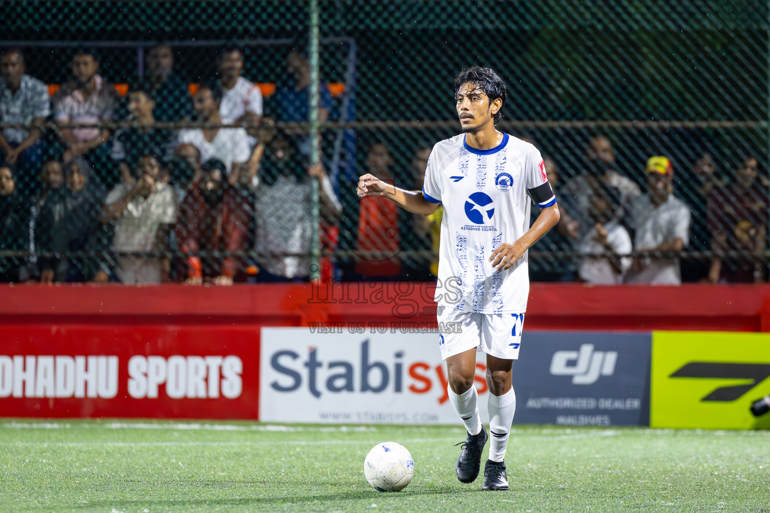 V Felidhoo vs V Keyodhoo in Atoll Round Final on Day 22 of Golden Futsal Challenge 2025 was held on Sunday , 26th January 2025, in Hulhumale', Maldives.
Photos: Ismail Thoriq / images.mv