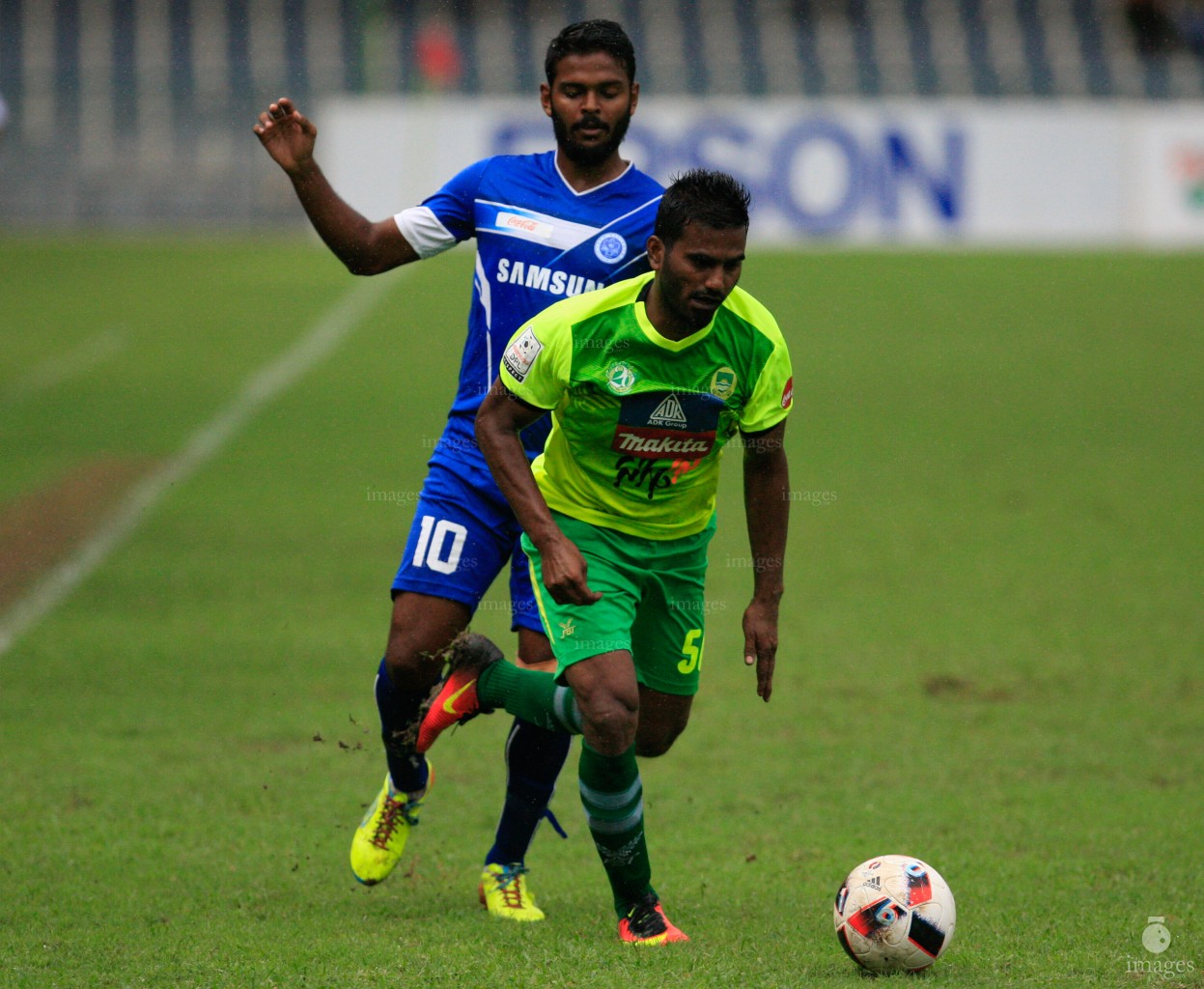 New Radiant Sports Club vs Maziya Sports & Recreation in the third round of Ooredoo Dhivehi Premiere League. 2016 Male', Friday 26 August 2016. (Images.mv Photo: Abdulla Abeedh)