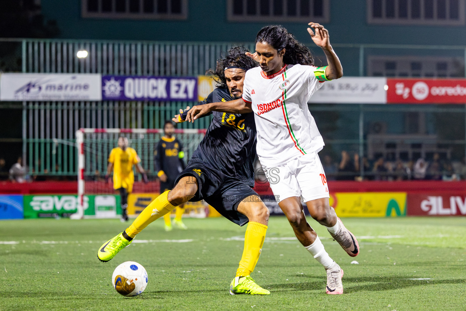 R Kalaidhoo vs R Isdhoo in Day 14 of Golden Futsal Challenge 2025 was held on Saturday, 18th January 2025, in Hulhumale', Maldives. Photos: Nausham Waheed / images.mv
