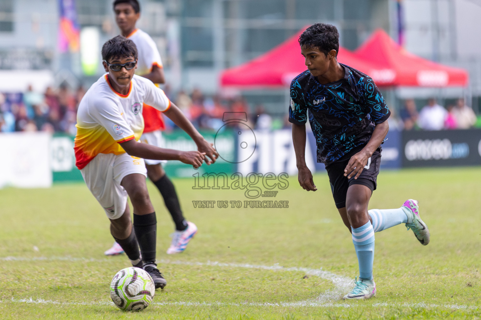 Club Eagles vs Super United Sports (U14) in Day 4 of Dhivehi Youth League 2024 held at Henveiru Stadium on Thursday, 28th November 2024. Photos: Shuu Abdul Sattar/ Images.mv