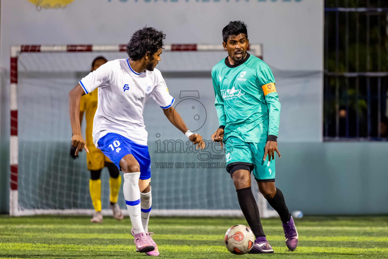 Hithaadhoo vs Dharavandhoo in Day 7 of Better in Baa Futsal Fiesta 2025 Men's division held in B. Eydhafushi, Maldives on Tuesday, 11th November 2025. Photos: Nausham Waheed / images.mv