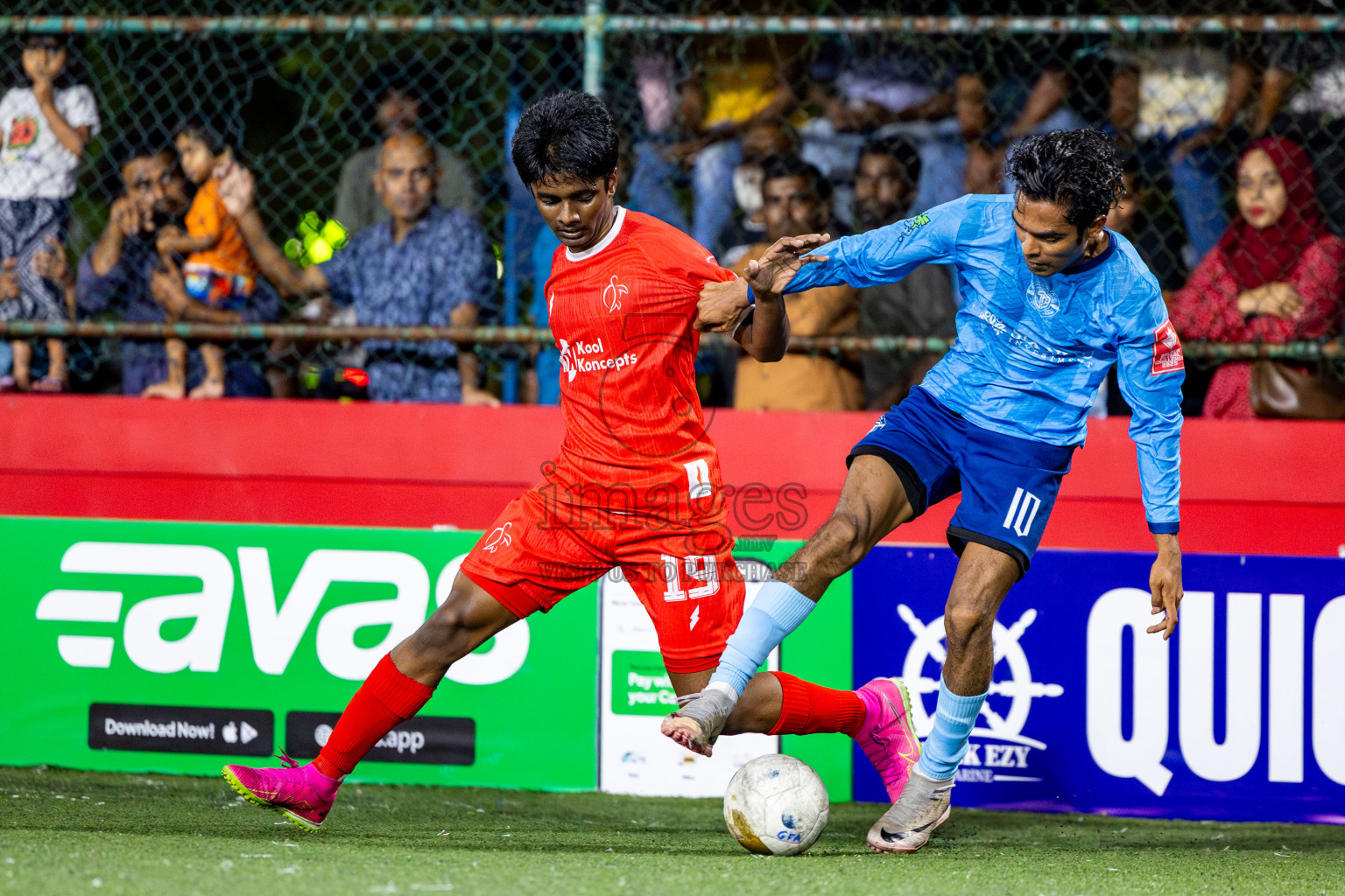 F Dharanboodhoo vs M Dhiggaru in zone round on Day 29 of Golden Futsal Challenge 2025 was held on Sunday , 2nd February 2025, in Hulhumale', Maldives. Photos: Nausham Waheed / images.mv