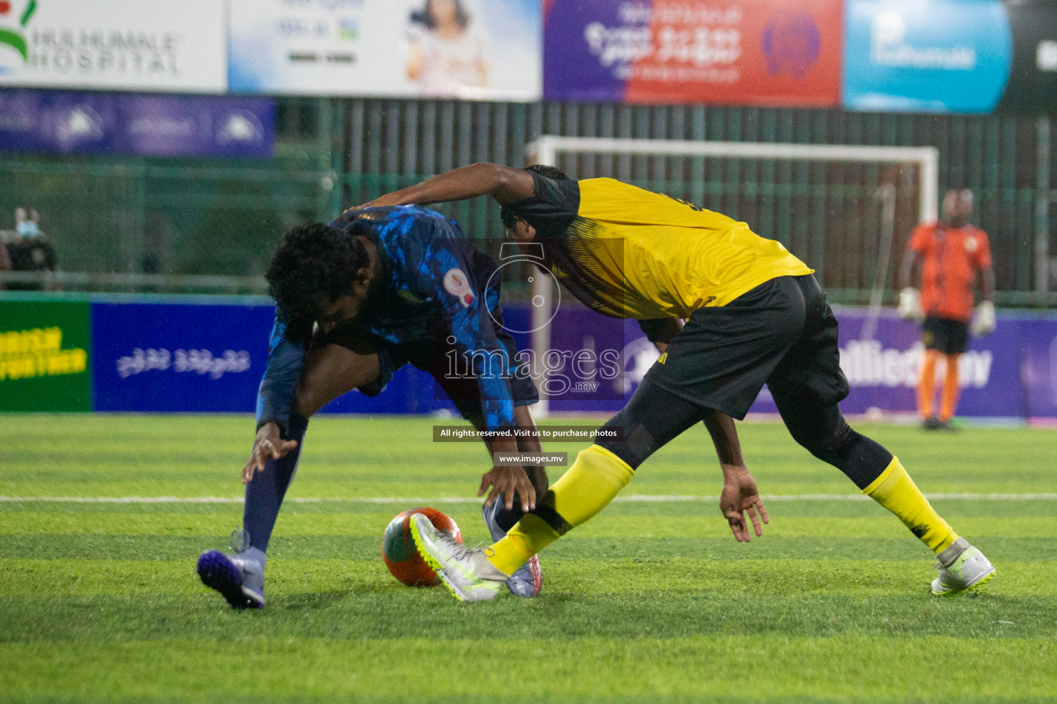 Team MPL vs Team RRC in the Quarter Finals of Club Maldives 2021 held at Hulhumale'; on 13th December 2021 Photos: Nasam/ images.mv