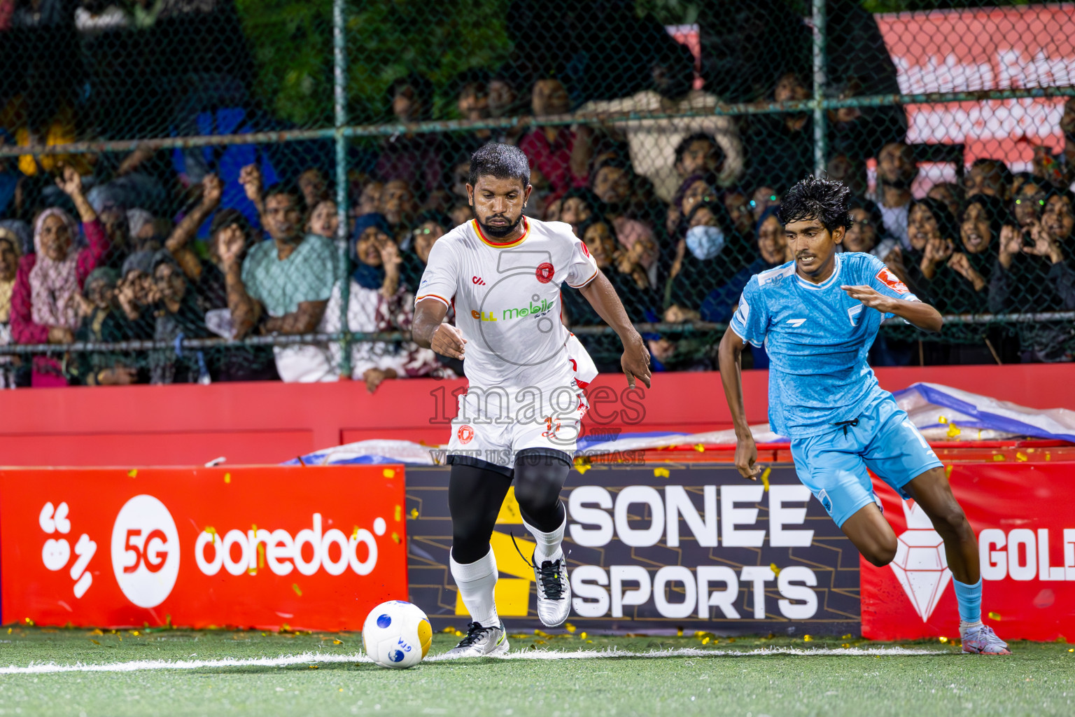 HA Dhidhdhoo vs HA Maarandhoo in Haa Alifu Atoll Semi Final on Day 23 of Golden Futsal Challenge 2025 was held on Monday , 27th January 2025, in Hulhumale', Maldives.
Photos: Ismail Thoriq / images.mv