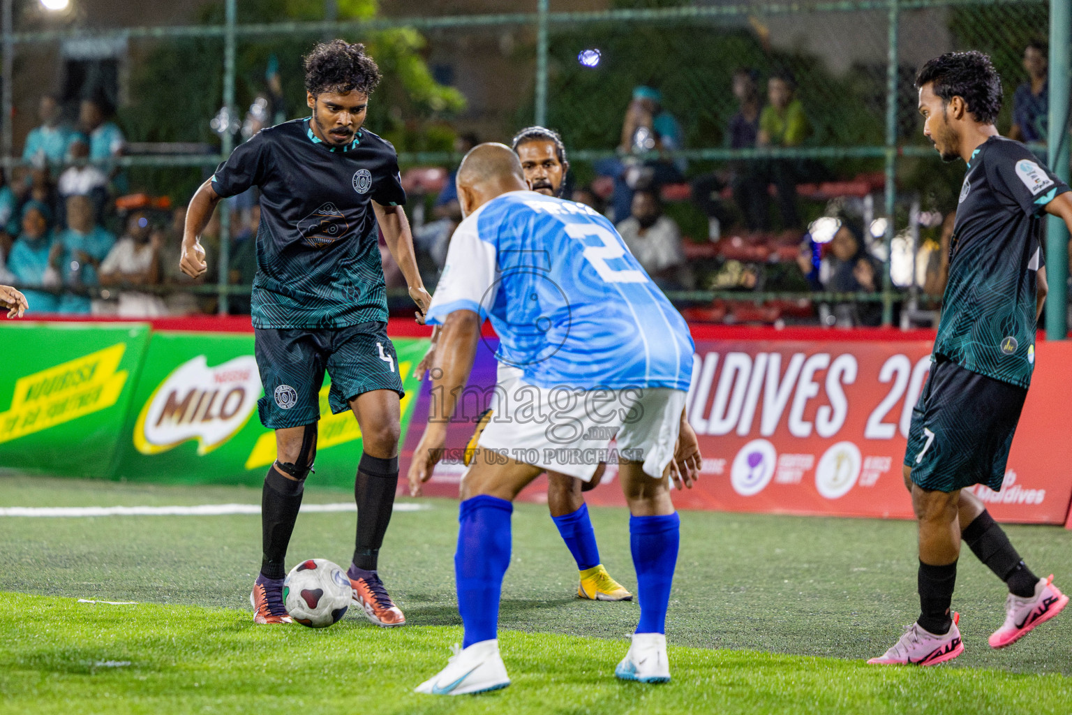 KHAARIJEE VS SDFC in Club Maldives Classic 2024 held in Rehendi Futsal Ground, Hulhumale', Maldives on Friday, 6th September 2024. 
Photos: Hassan Simah / images.mv