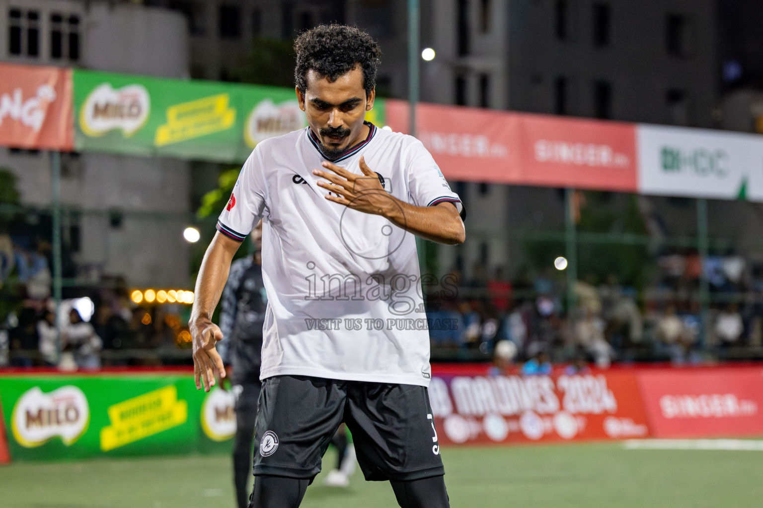 DHAAKHILY CLUB vs KULHIVARU VUZARA CLUB in Club Maldives Classic 2024 held in Rehendi Futsal Ground, Hulhumale', Maldives on Thursday, 12th September 2024. 
Photos: Hassan Simah / images.mv