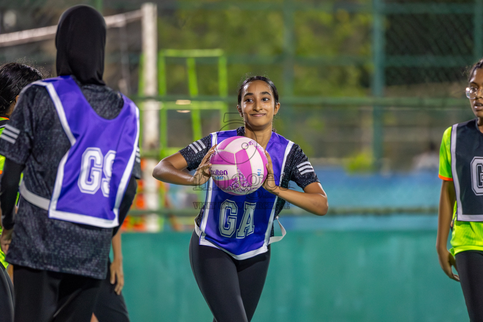 Sports Club Shining Star vs Sports Club Shining Skylark in Division 1 of National Netball Tournament 2025 held in Ekuveni Netball Court at Male', Maldives on Friday, 23rd May 2025. Photos: Mohamed Mahfooz Moosa / images.mv