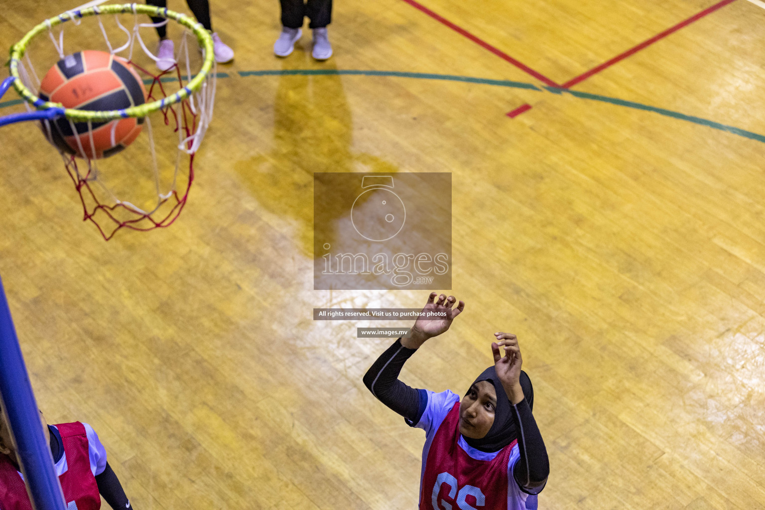 Sports Club Skylark vs Vyansa in the Milo National Netball Tournament 2022 on 17 July 2022, held in Social Center, Male', Maldives. 
Photographer: Hassan Simah / Images.mv