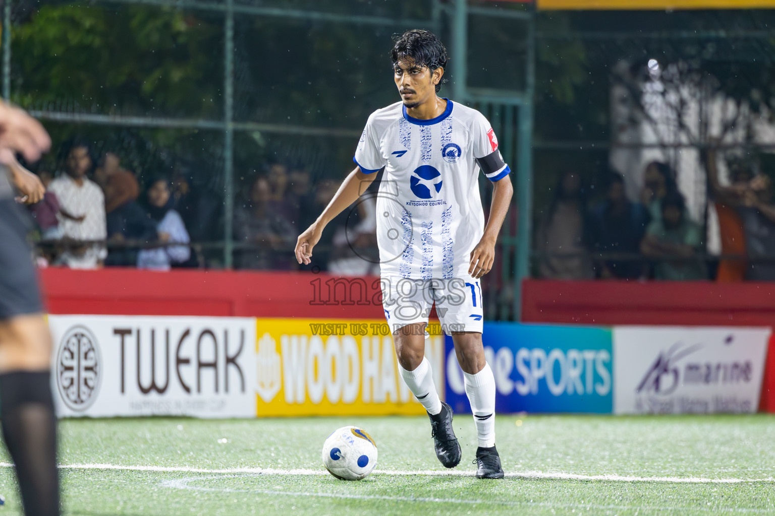 V Felidhoo vs V Keyodhoo in Atoll Round Final on Day 22 of Golden Futsal Challenge 2025 was held on Sunday , 26th January 2025, in Hulhumale', Maldives.
Photos: Ismail Thoriq / images.mv