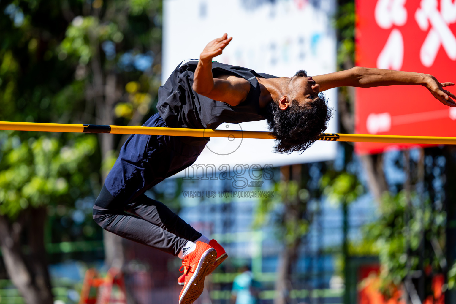 Day 1 of Inter-school Athletics Championship 2025 held in Ekuveni Synthetic Track, Male', Maldives on Monday, 06th October 2025. Photos by: Nausham Waheed / Images.mv