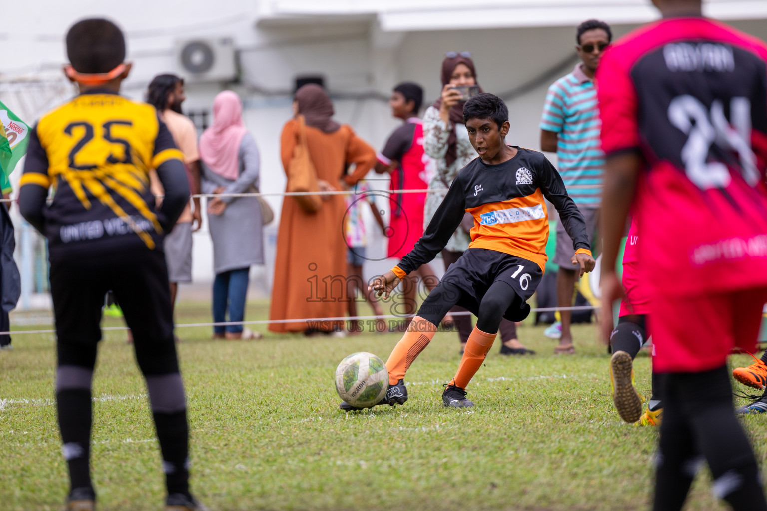 Day 2 of MILO Academy Championship 2024 - U12 was held at Henveiru Grounds in Male', Maldives on Friday, 5th July 2024.
Photos: Ismail Thoriq / images.mv