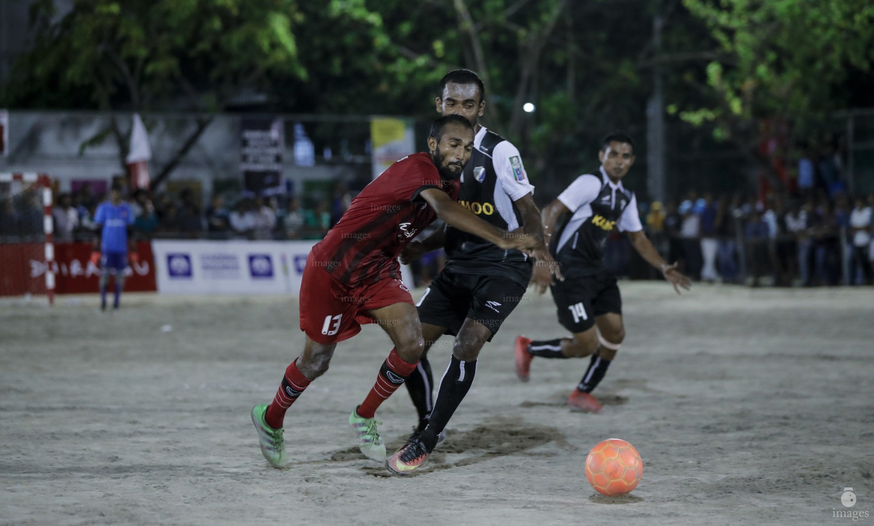 Day 3 of Club Maldives Cup Futsal Tournament MALDIVIAN VS DHIVEHI SIFAINIGE CLUB , Male', Maldives , Sunday 9th, 2017.
(Images.mv Photo: Mohamed Ahsan)