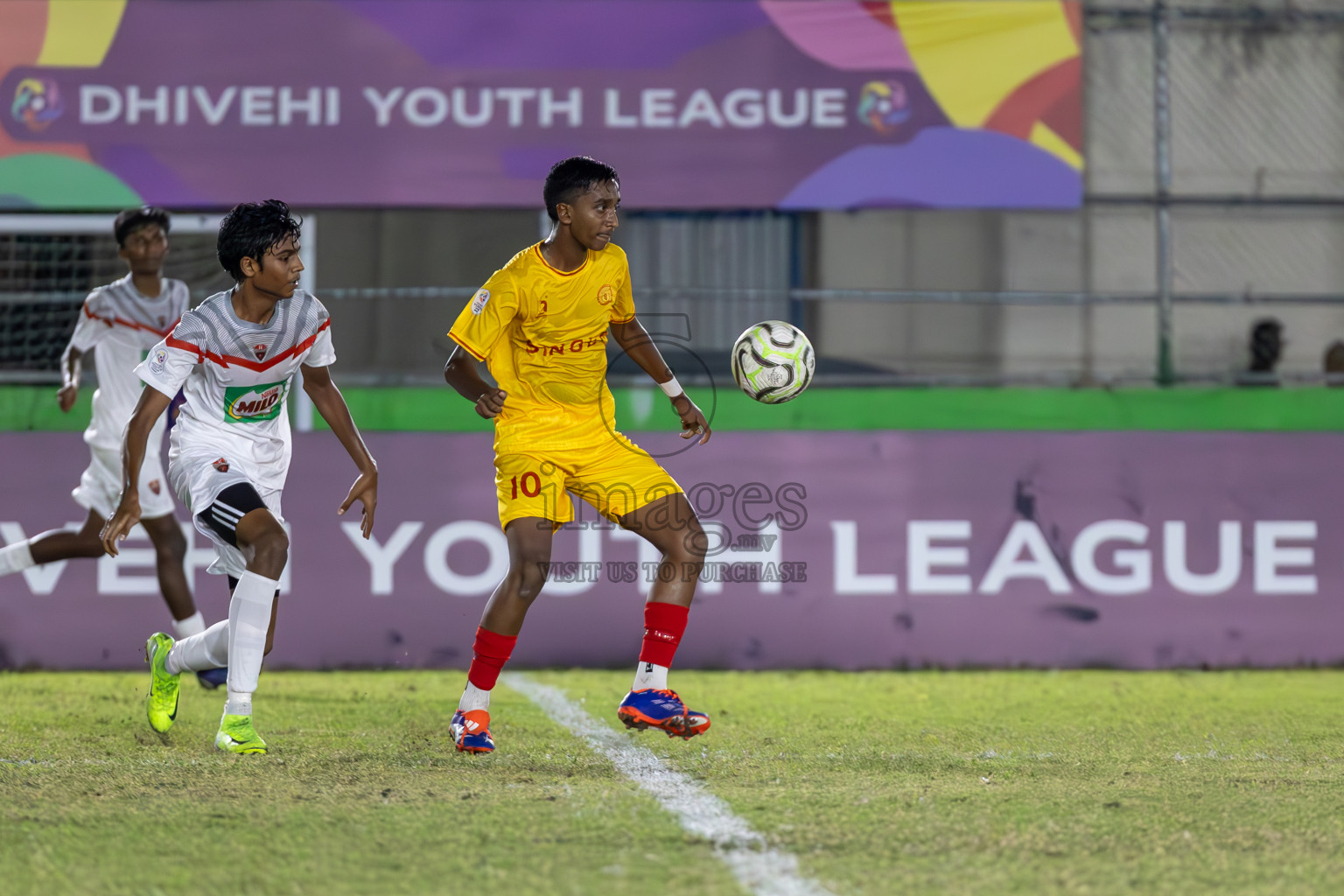 Day 10 of Dhivehi Youth League 2024 was held at Henveiru Stadium, Male', Maldives on Sunday, 15th December 2024.
Photos: Ismail Thoriq / Images.mv