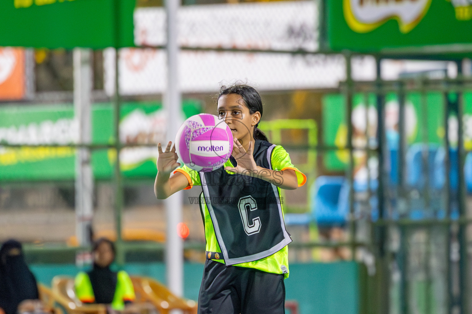 Sports Club Shining Star vs Sports Club Shining Skylark in Division 1 of National Netball Tournament 2025 held in Ekuveni Netball Court at Male', Maldives on Friday, 23rd May 2025. Photos: Mohamed Mahfooz Moosa / images.mv