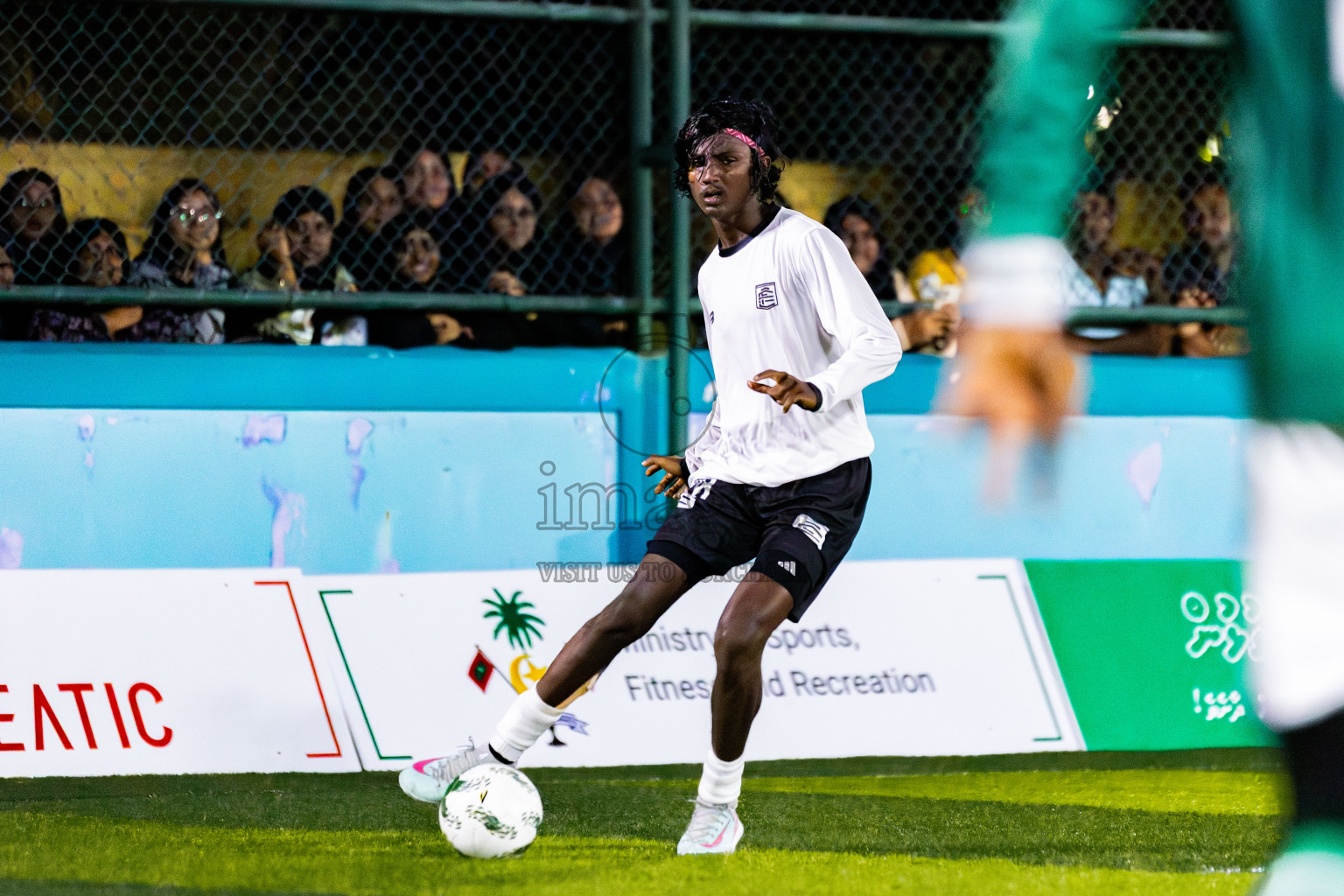 Dee Cee Jay SC vs Comienzo FC in Day 2 of Laamehi Dhiggaru Ekuveri Futsal Challenge 2025 was held on Friday, 25th July 2025, at Dhiggaru Futsal Ground, Dhiggaru, Maldives Photos: Areef Adam / images.mv