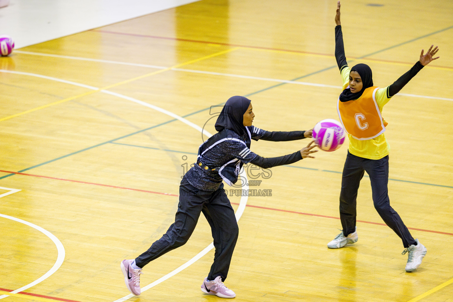 Kulhudhuffushi Youth & Recreation Club vs SC Shining Star in Division 1 of National Netball Tournament 2025 held in Social Center at Male', Maldives on Sunday, 25th May 2025. Photos: Hassan Simah / images.mv