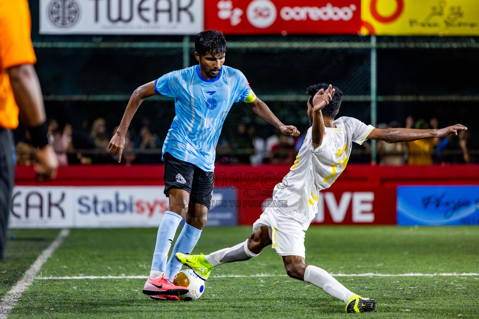 Hdh Neykurendhoo VS Hdh Finey in Day 9 of Golden Futsal Challenge 2025 was held on Monday, 13th January 2025, in Hulhumale', Maldives Photos: Nausham Waheed , Ismail Thoriq / images.mv