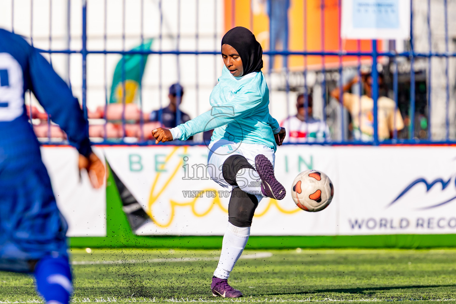 Dhonfanu vs Hithaadhoo in Day 2 of Better in Baa Futsal Fiesta 2025 Woman's division held in B. Eydhafushi, Maldives on Thursday, 6th November 2025. Photos: Nausham Waheed / images.mv
