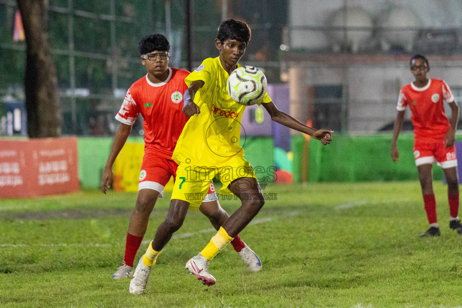 Maziya vs Hurriya (U14) in Day 4 of Dhivehi Youth League 2024 held at Henveiru Stadium on Thursday, 28th November 2024. Photos: Shuu Abdul Sattar/ Images.mv