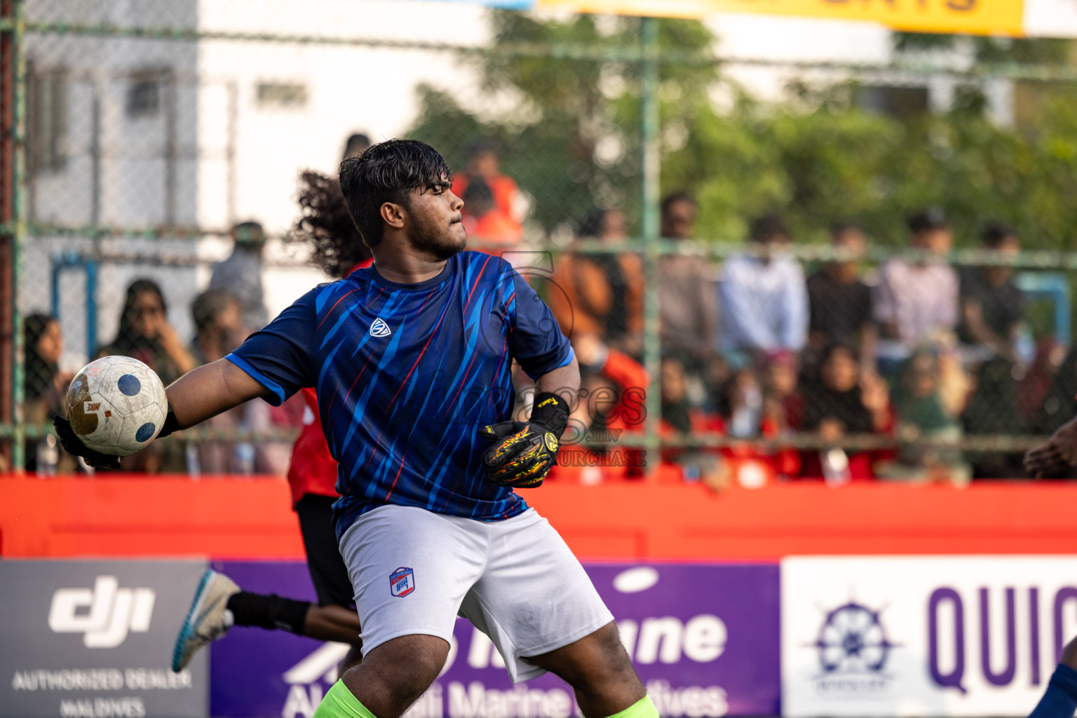 Th Dhiyamigili vs Th Omadhoo in Day 14 of Golden Futsal Challenge 2025 was held on Saturday, 18th January 2025, in Hulhumale', Maldives. 
Photos: Hassan Simah / images.mv