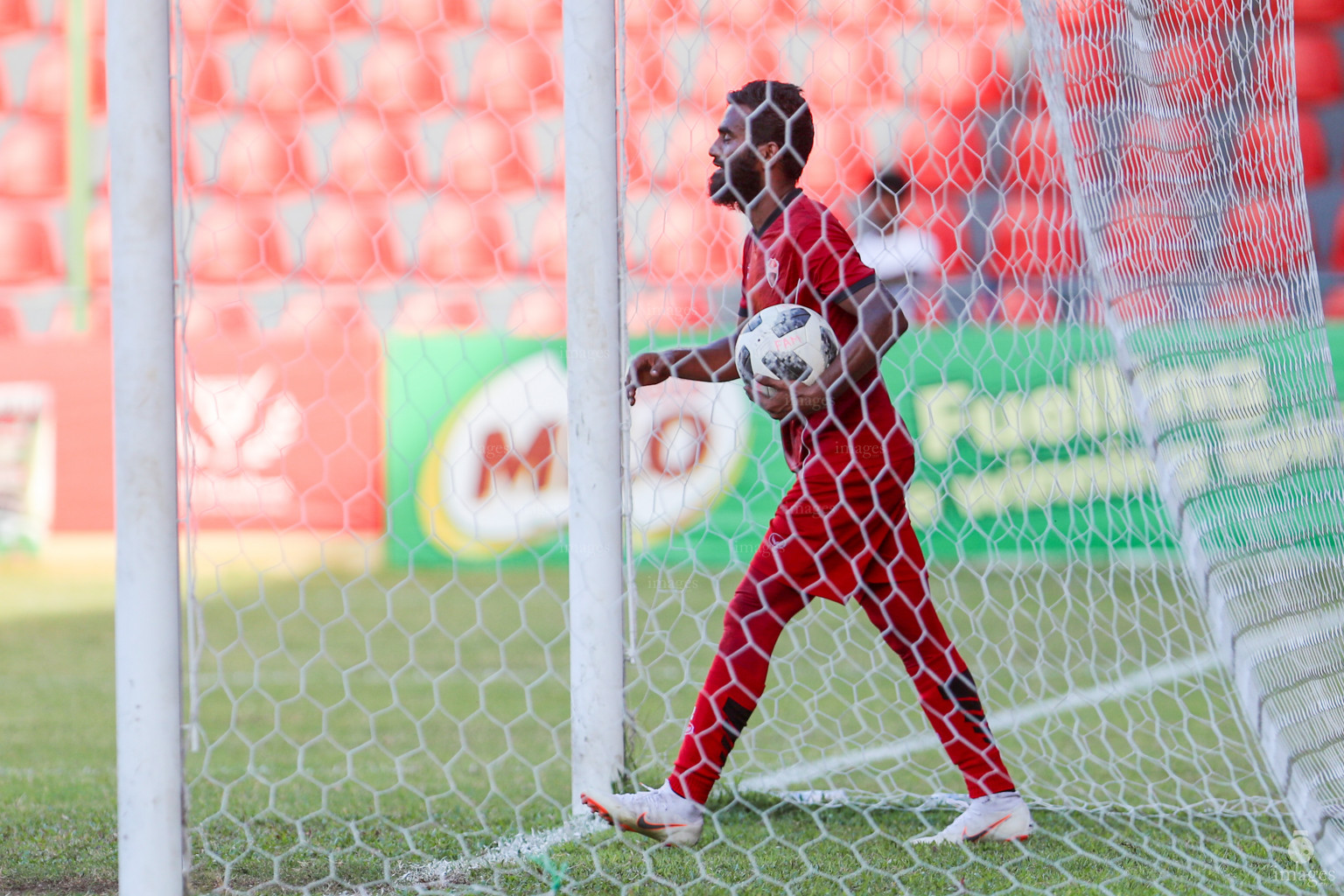 TC Sports Club vs Victory Sports Club in Dhiraagu Dhivehi Premier League 2018 in Male, Maldives, Monday  October 22, 2018. (Images.mv Photo/Suadh Abdul Sattar)