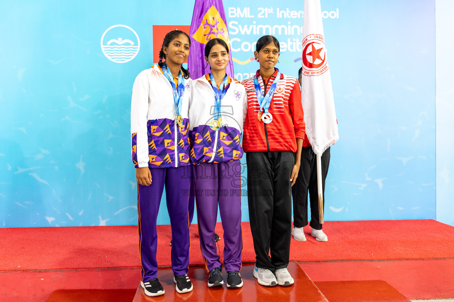 Closing Ceremony of BML 21st Interschool Swimming Competition 2025 .was held in Hulhumale' Swimming Pool, Hulhumale', Maldives on Saturday, 18th October 2025. 
Photos: Hassan Simah / images.mv
