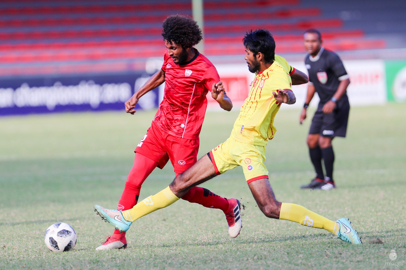 TC Sports Club vs Victory Sports Club in Dhiraagu Dhivehi Premier League 2018 in Male, Maldives, Monday  October 22, 2018. (Images.mv Photo/Suadh Abdul Sattar)