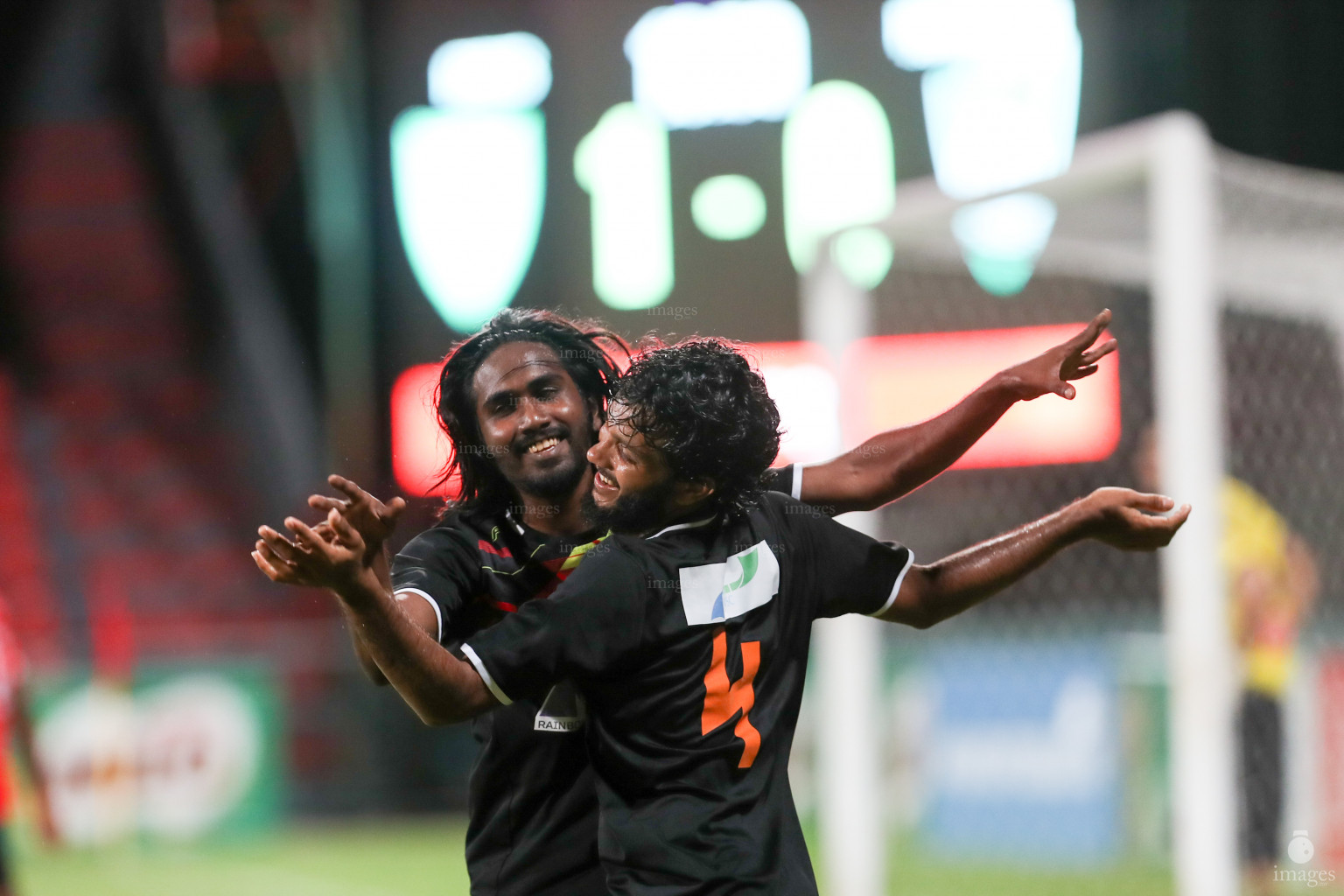 Eagles vs Foakaidhoo in Dhiraagu Dhivehi Premier League 2018 in Male, Maldives, Saturday, October 6, 2018. (Images.mv Photo/Suadh Abdul Sattar)