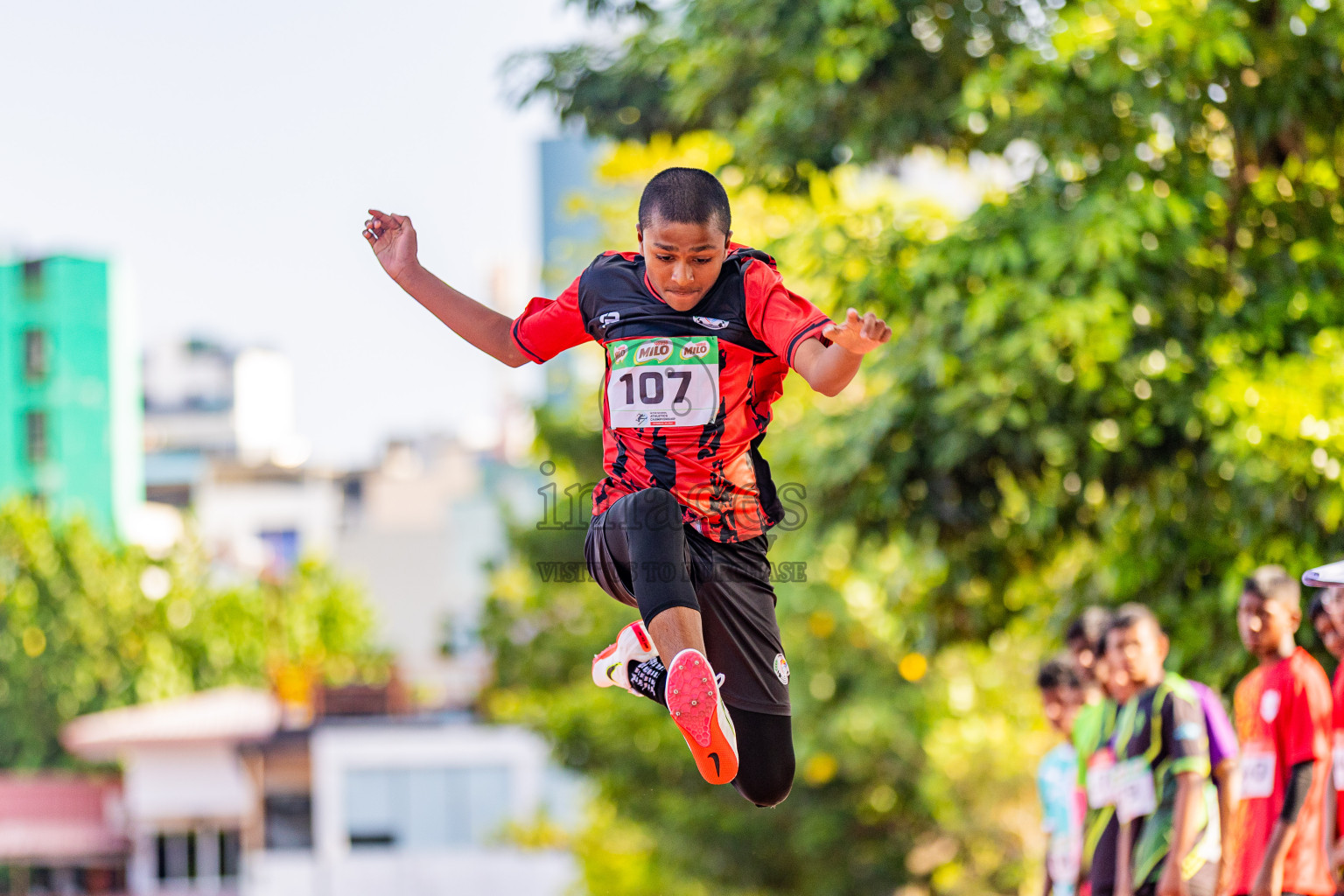 Day 3 of Inter-school Athletics Championship 2025 held in Ekuveni Synthetic Track, Male', Maldives on Wednesday, 08th October 2025. Photos by: Areef Adam / Images.mv